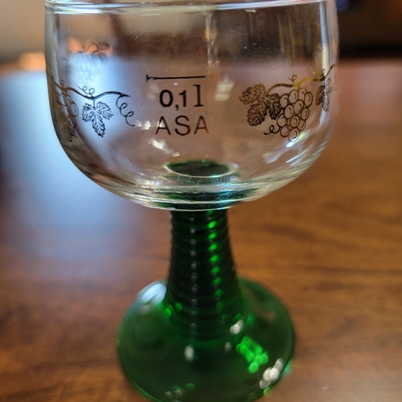 Vintage Luminarc France Wine Glasses Set Of 2 Roemer Green Beehive Stem - Picture 2 of 3